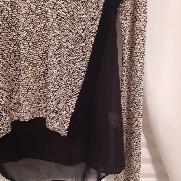 Green Envelope Layered Sweater - Picture 7 of 14